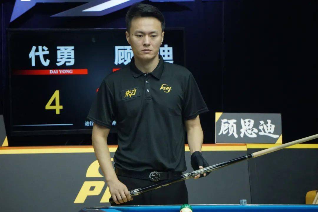 而今再次披 而今再次披